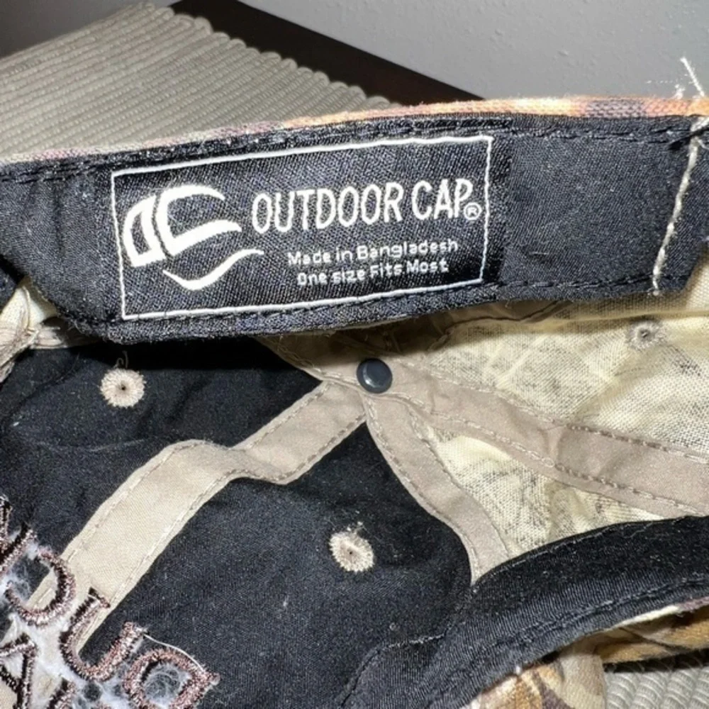 A&E Duck Dynasty Tan & Camo Adjustable hat.